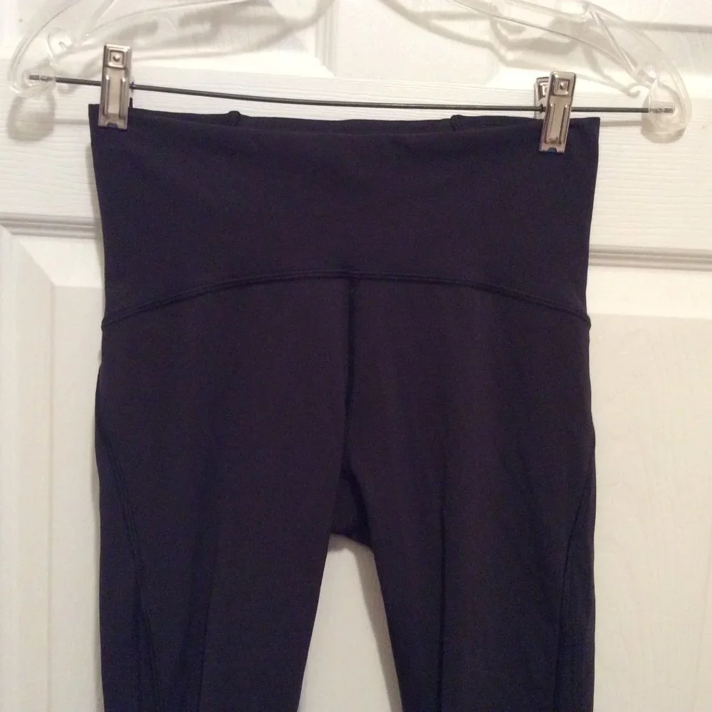 Lululemon Cropped Leggings 6 Solid Black